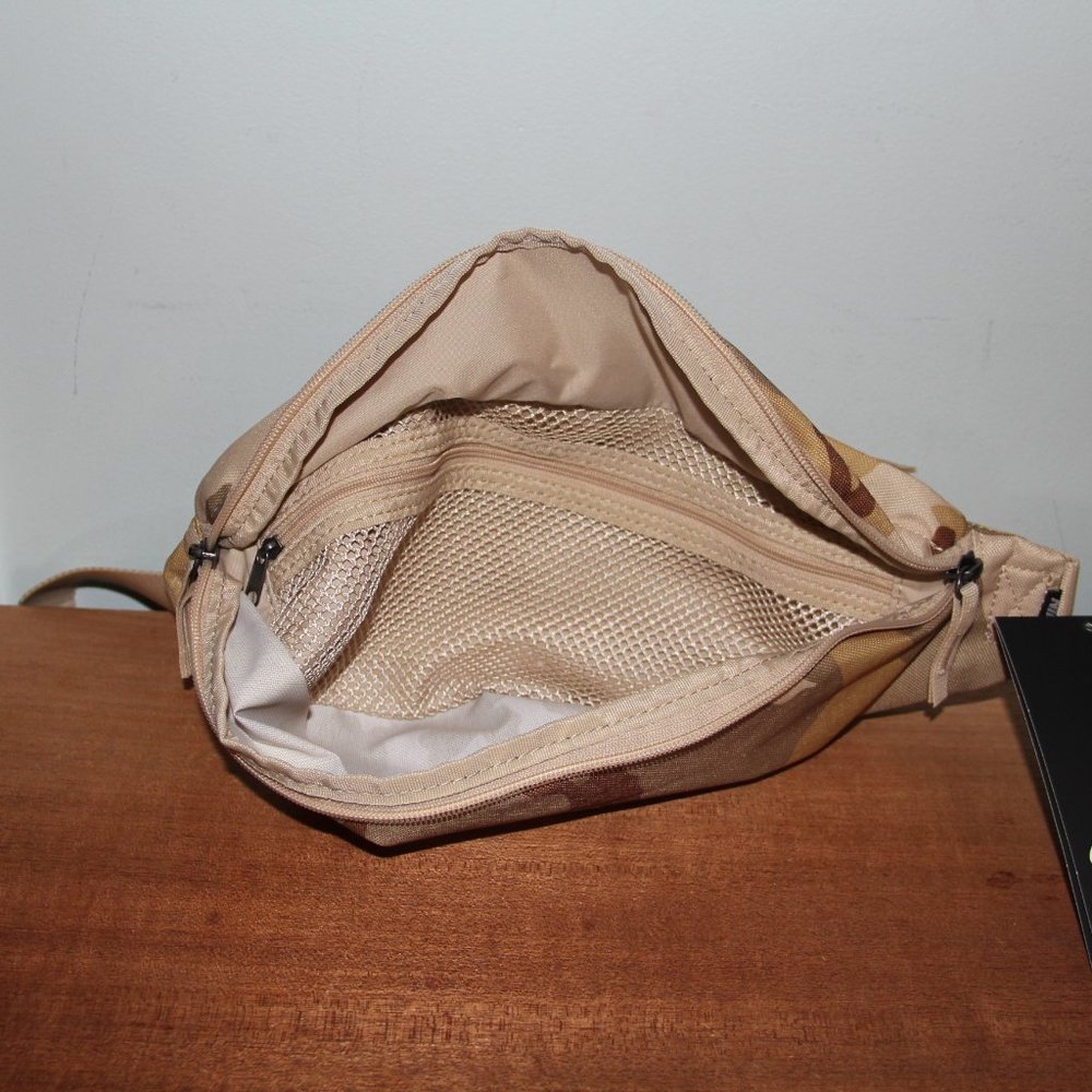 Nike SB Heritage Hip Pack Desert Camo Fanny Pack - Picture 2 of 7